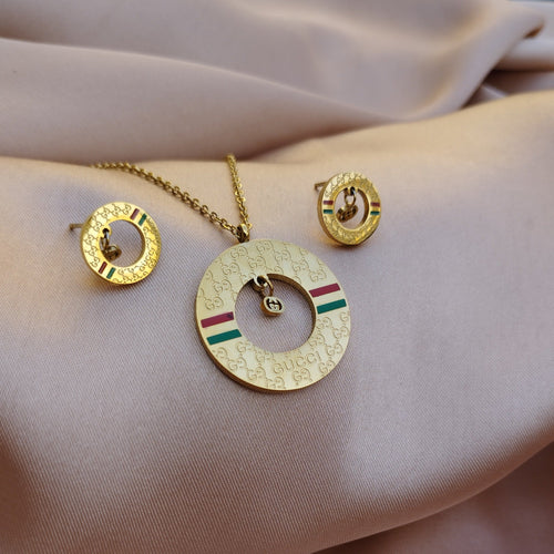 Gucci Necklace Set Golden