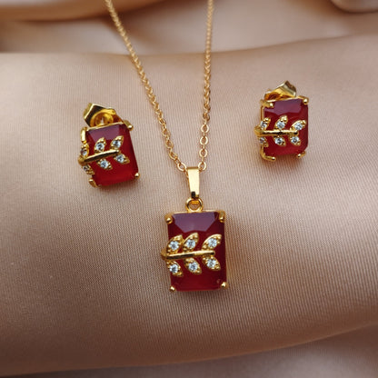 Queen Leaf Necklace Set Maroon